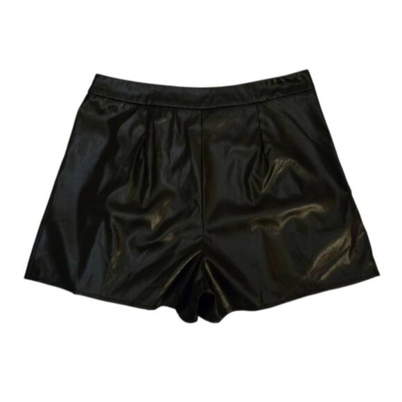 Shein Pleated Faux Leather Shorts XL - Picture 2 of 9
